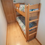 Bedroom with two sigle beds